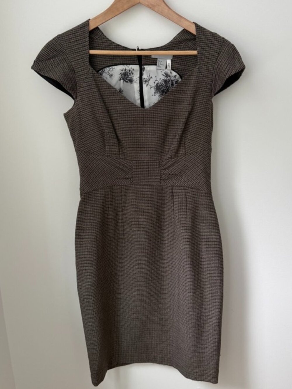 Vintage H&M Houndstooth Sweetheart Cap Sleeve Sheath Dress